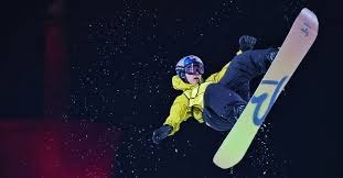 王楚钦避免0-3完败！樊振东队长也学会抓他漏洞，球迷炮轰教练组